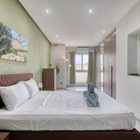 Modern 2 Bedroom Near The Bzar1-1 아파트 세인트폴스베이