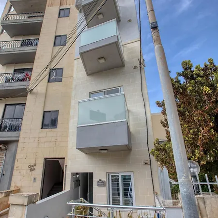 Modern 2 Bedroom Near The Bzar1-1 세인트폴스베이